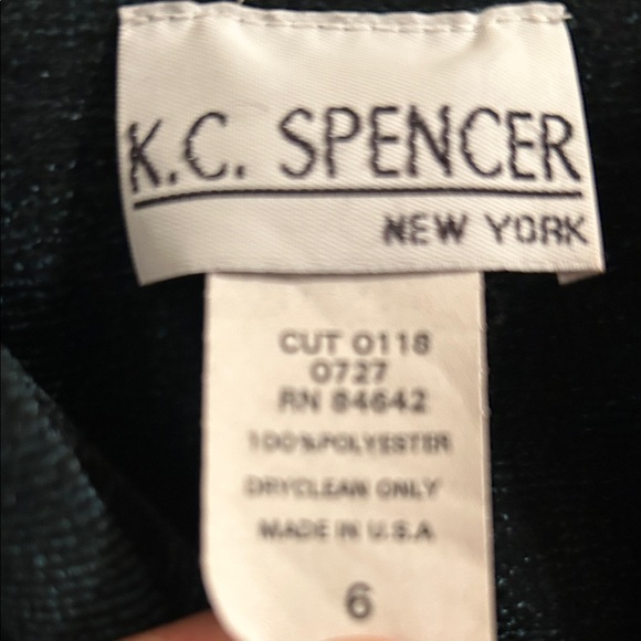 Elegant Dark Green Cropped Blazer - Picture 2 of 9